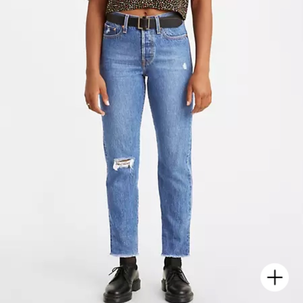 Levi’s Premium Wedgie Ankle Raw Hem